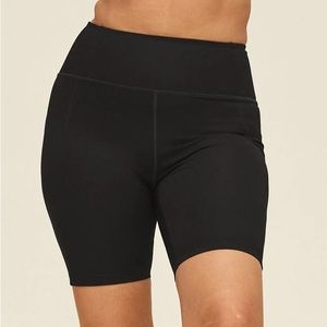 EUC Girlfriend Collective compressive bike shorts in XXL